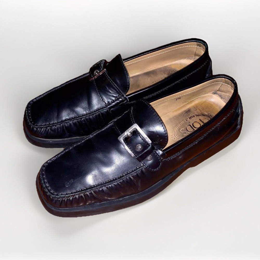 Tod’s Men’s UK 7.5 / US 8.5 Black Leather Silver Buckle Moc Loafers Slip Ons